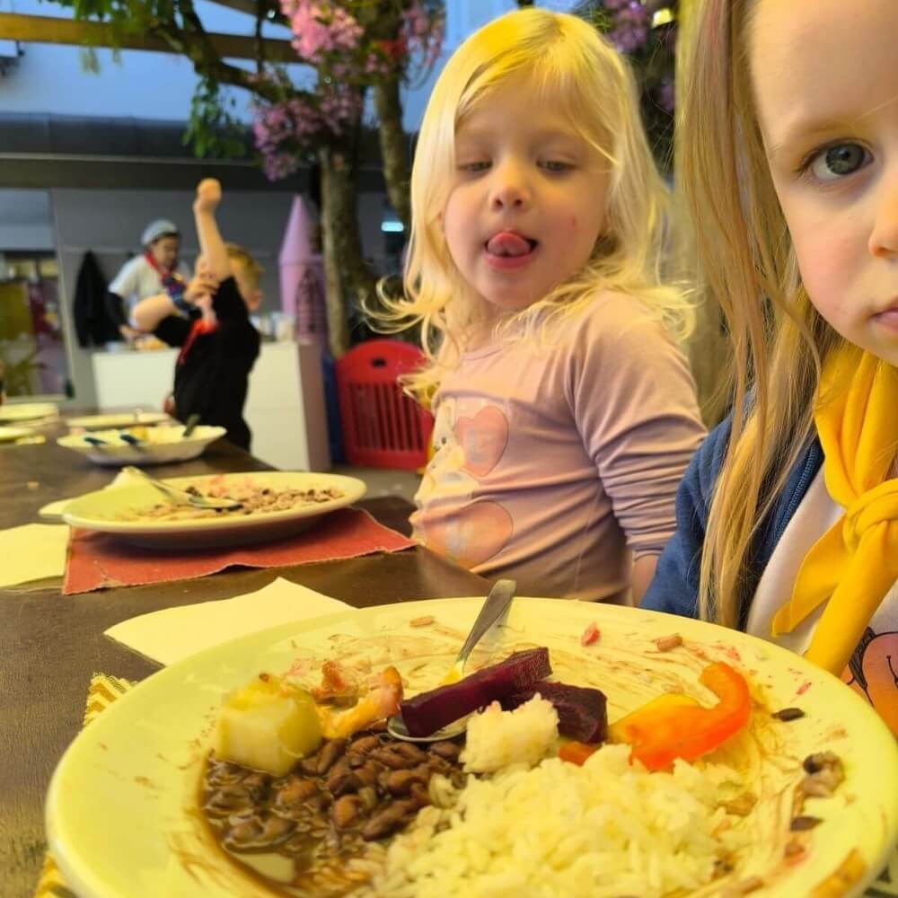 Pequenos Corações, Grandes Tradições